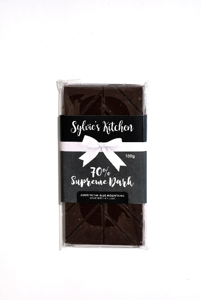 100g of 70% dark chocolate. Delicious with a deep-roasted flavour.